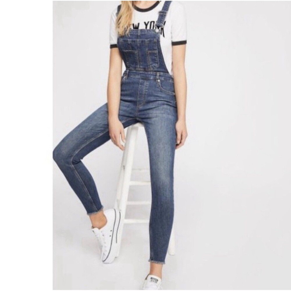 Free People Women's Lightwash Frayed Hem Skinny Blue Denim Overalls Jumper Sz 26